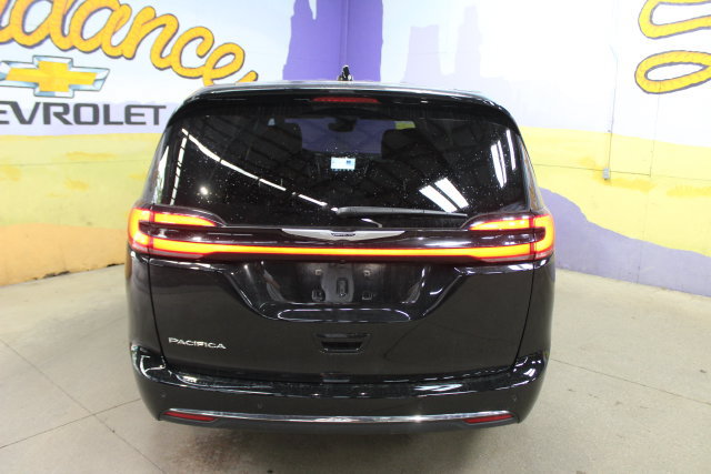 Used 2026 Chrysler Pacifica Select FWD image 7