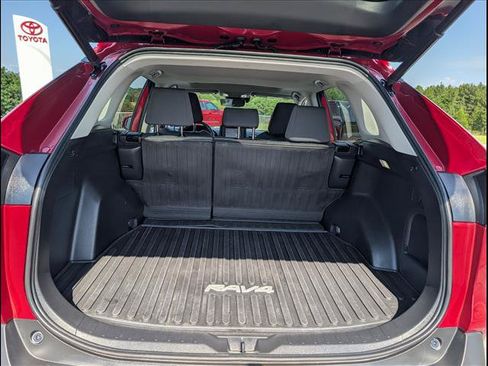 Used 2022 Toyota RAV4 XLE w/ Convenience Package AWD/4WD image 19