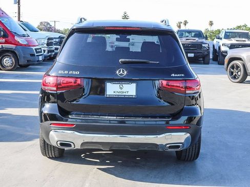 Used 2023 Mercedes-Benz GLB 250 4MATIC image 8