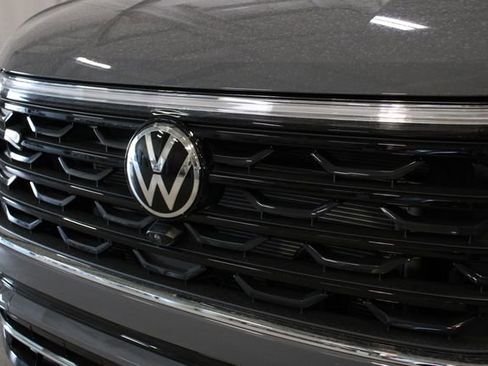 New 2026 Volkswagen Atlas Cross Sport SEL Premium R-Line AWD/4WD image 32