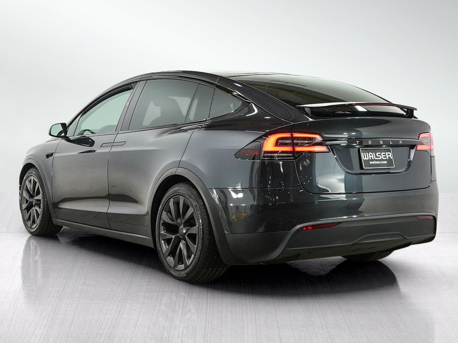 Used 2024 Tesla Model X AWD/4WD image 3