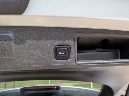 Used 2022 GMC Terrain SLE w/ Driver Convenience Package image 41