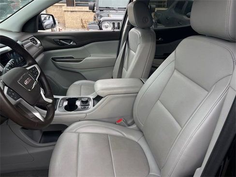 Used 2023 GMC Acadia SLT image 10