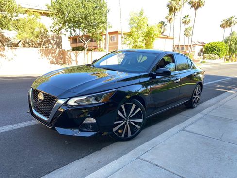 Used 2019 Nissan Altima 2.5 Platinum AWD/4WD image 5