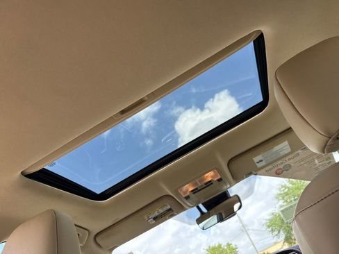 Used 2019 Toyota Highlander XLE image 8