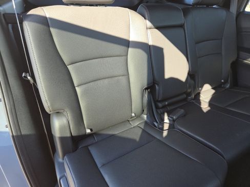 Used 2023 Honda Passport EX-L image 25