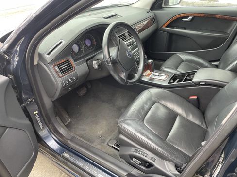 Used 2010 Volvo V70 image 11