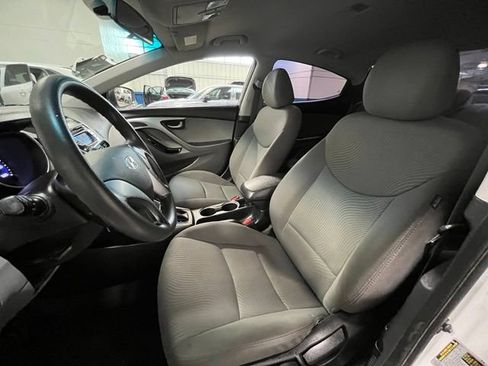 Used 2016 Hyundai Elantra SE FWD image 21