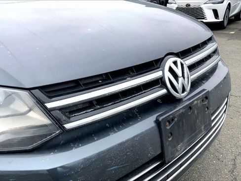 Used 2014 Volkswagen Touareg TDI image 30