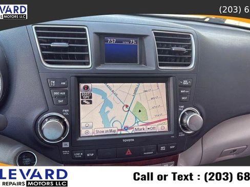 Used 2011 Toyota Highlander Limited w/ Tow Pkg AWD/4WD image 15