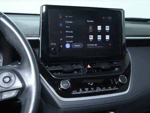 Used 2023 Toyota Corolla Cross SE image 26