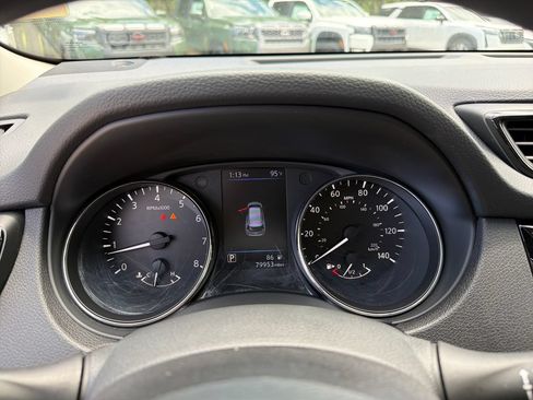 Used 2019 Nissan Rogue S FWD image 20