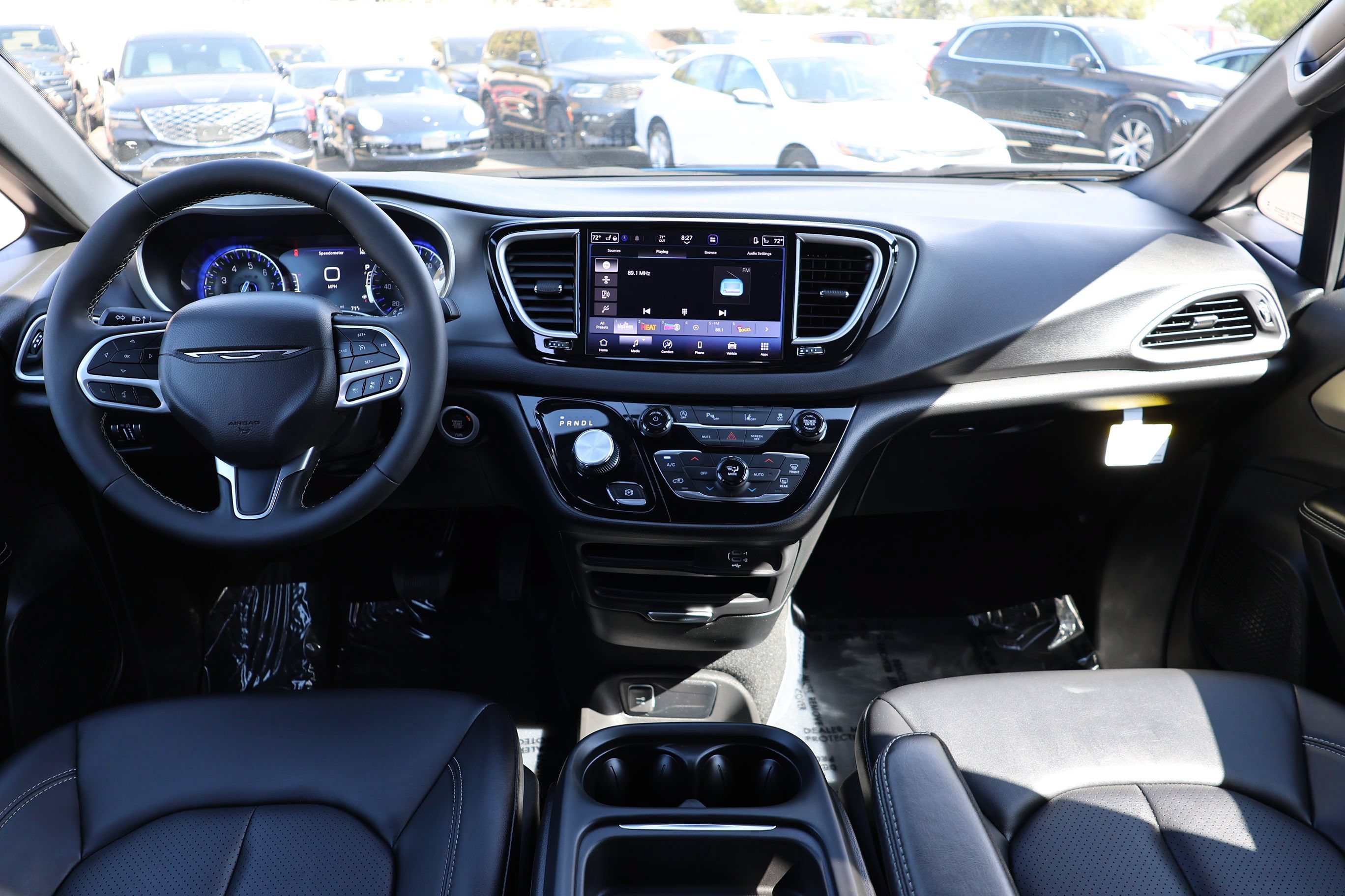 Used 2027 Chrysler Pacifica Select FWD image 22