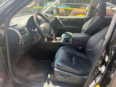 Used 2018 Lexus GX 460 Premium w/ Premium Package AWD/4WD image 11