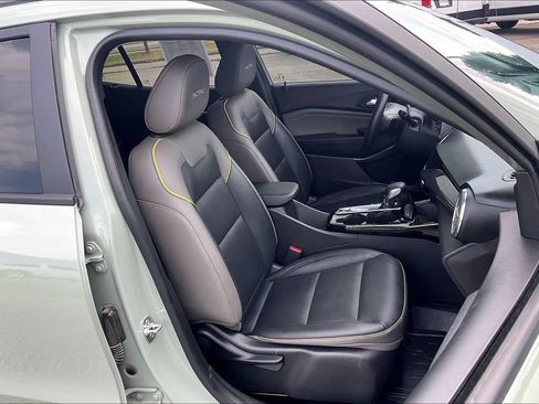 Used 2025 Chevrolet Trax ACTIV w/ Driver Confidence Package FWD image 7
