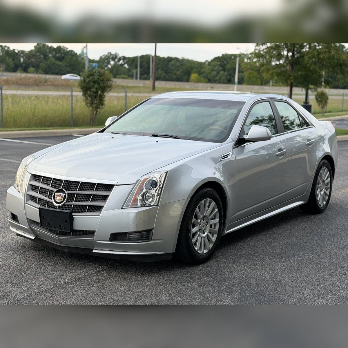Used 2010 Cadillac CTS Luxury AWD/4WD image 4