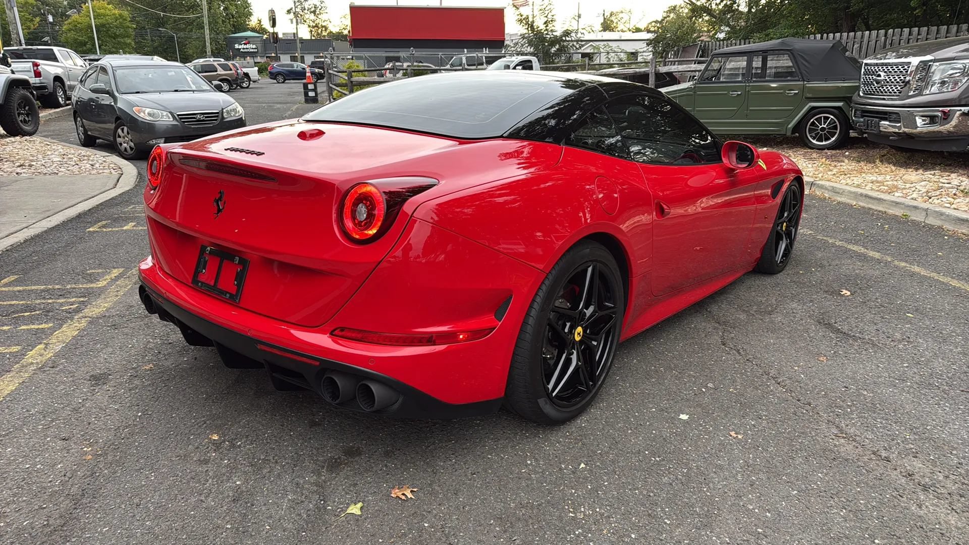 Used 2017 Ferrari California T RWD image 5
