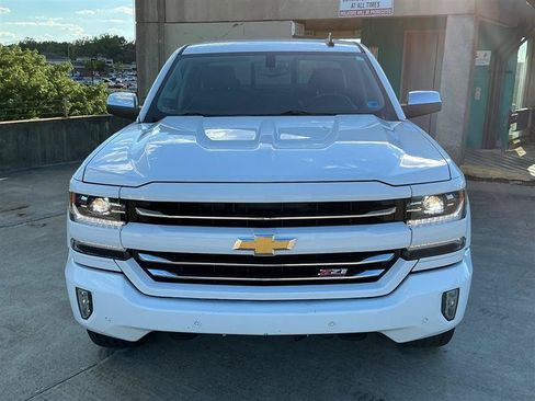Used 2017 Chevrolet Silverado 1500 LTZ Z71 w/ LTZ Plus Package AWD/4WD image 11
