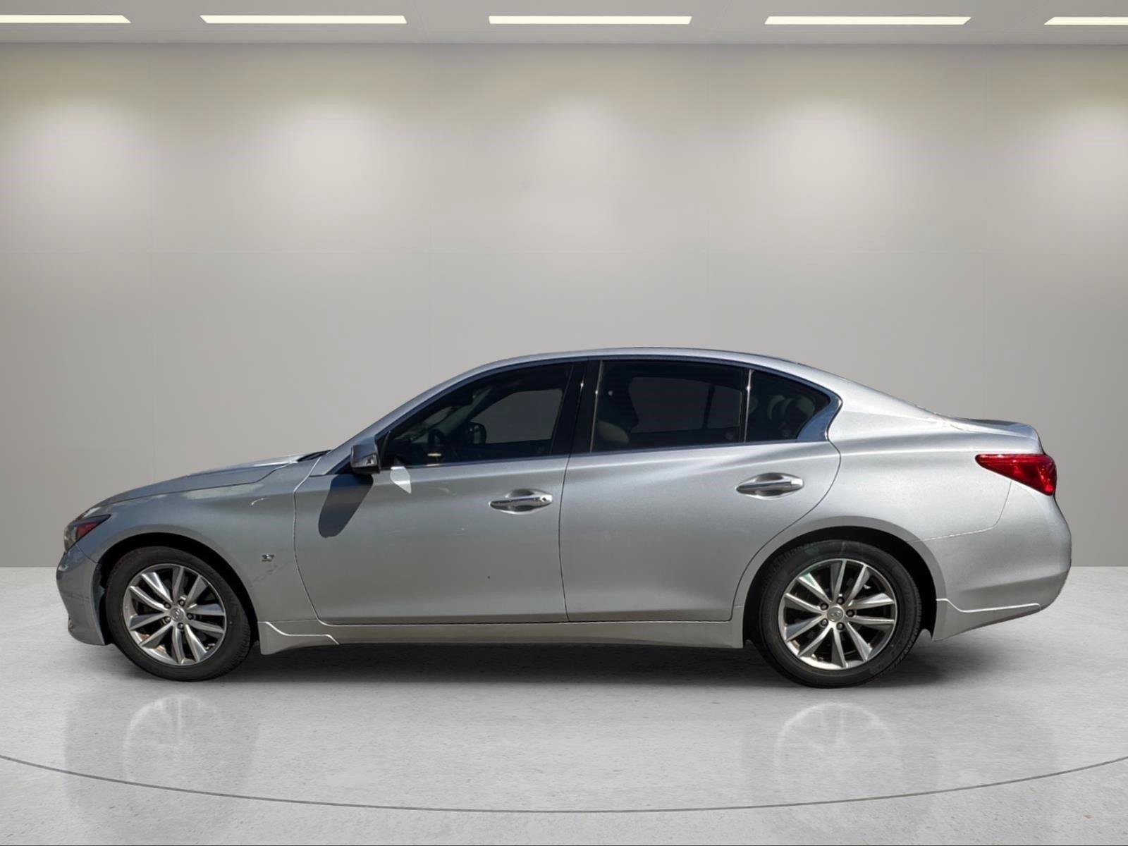 Used 2015 INFINITI Q50 Premium w/ Navigation Package RWD image 9