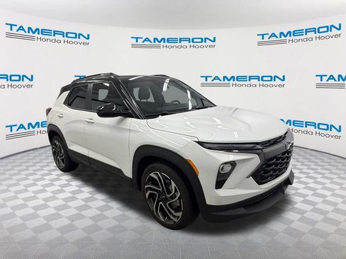 Used 2025 Chevrolet TrailBlazer RS w/ Convenience Package FWD image 7