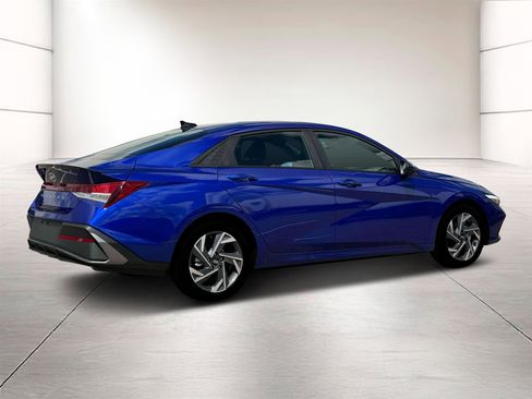 New 2025 Hyundai Elantra Sport image 8