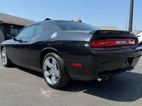 Used 2010 Dodge Challenger R/T RWD image 5