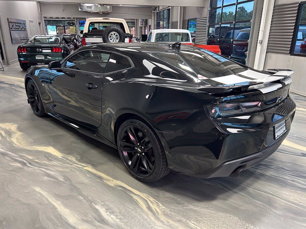 Used 2016 Chevrolet Camaro SS RWD image 33