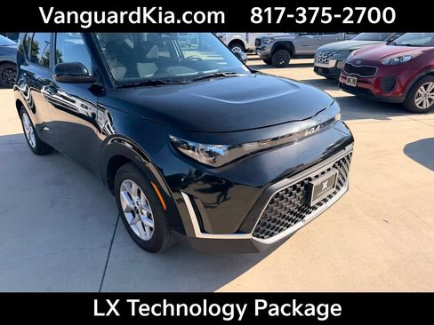 Certified 2025 Kia Soul LX w/ LX Technology Package FWD image 5