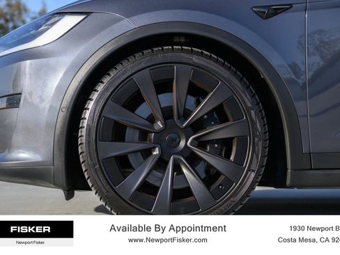 Used 2023 Tesla Model X image 4