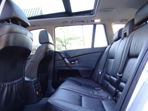 Used 2007 BMW 530xi Wagon AWD/4WD image 37