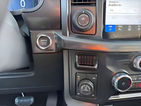 Used 2024 Ford F150 Lariat image 23