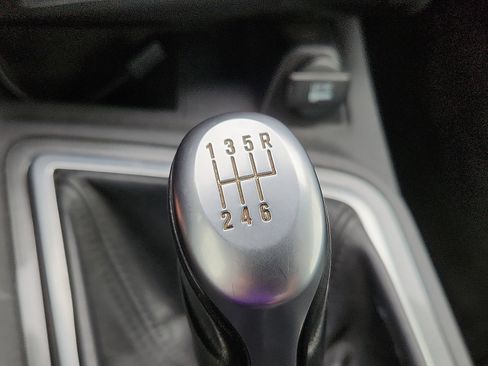 Used 2010 Dodge Challenger R/T RWD image 15