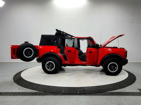 Used 2023 Ford Bronco 4-Door w/ Sasquatch Package image 16