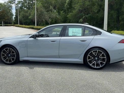 New 2026 BMW M5 Base w/ Executive Package image 5