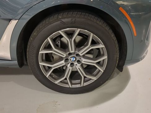 Used 2024 BMW X7 xDrive40i w/ Premium Package AWD/4WD image 6