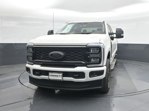 New 2026 Ford F250 Lariat w/ Black Appearance Package image 5