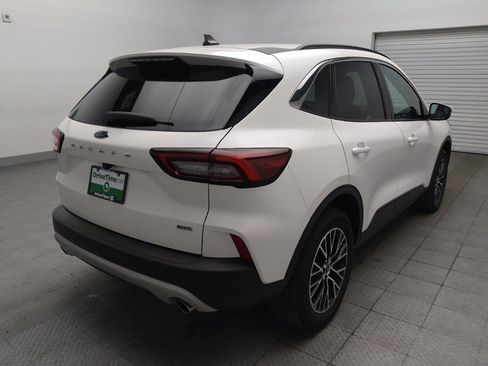 Used 2024 Ford Escape SE FWD image 9