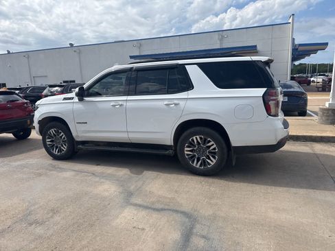 Used 2021 Chevrolet Tahoe Z71 w/ Z71 Off-Road Package AWD/4WD image 4