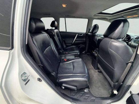 Used 2010 Toyota Highlander SE AWD/4WD image 29