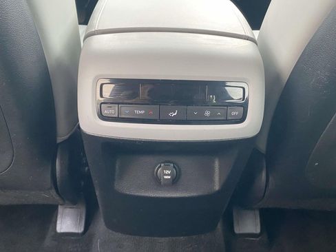 Used 2024 Hyundai Palisade SEL FWD image 13