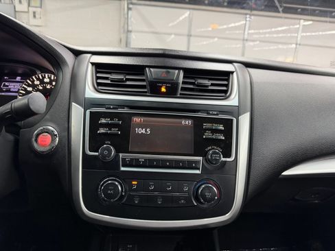 Used 2017 Nissan Altima 2.5 S FWD image 6