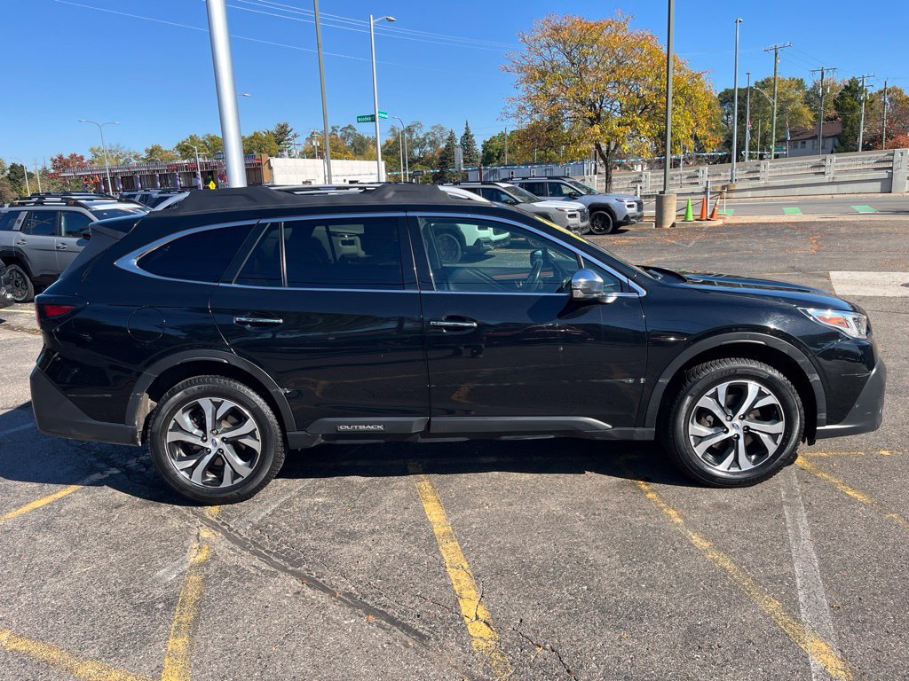Used 2022 Subaru Outback Touring AWD/4WD image 2