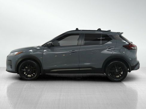 Used 2022 Nissan Kicks SR w/ Premium Package image 2