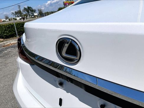 Used 2025 Lexus ES 350 w/ Premium Package image 31