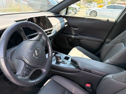 Used 2025 Lexus UX 300h FWD w/ Accessory Package (Z2) image 10
