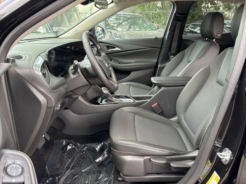 Used 2025 Buick Encore GX Preferred FWD image 21