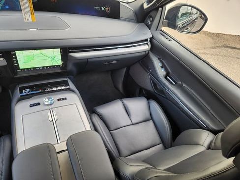 New 2026 Lincoln Navigator Reserve w/ Jet Appearance Package AWD/4WD image 12