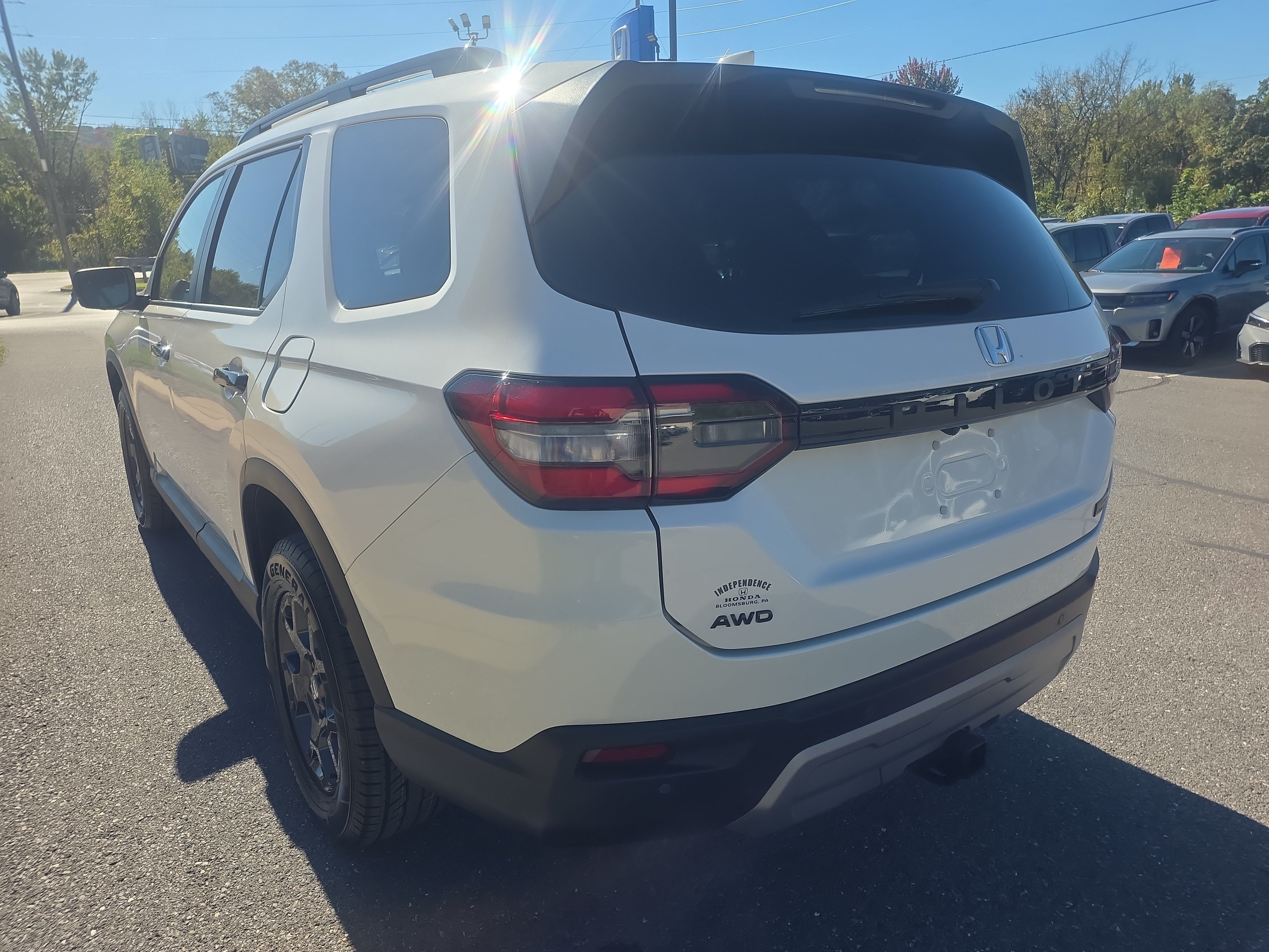 Used 2023 Honda Pilot TrailSport image 8