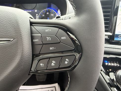 New 2026 Chrysler Pacifica Limited image 44