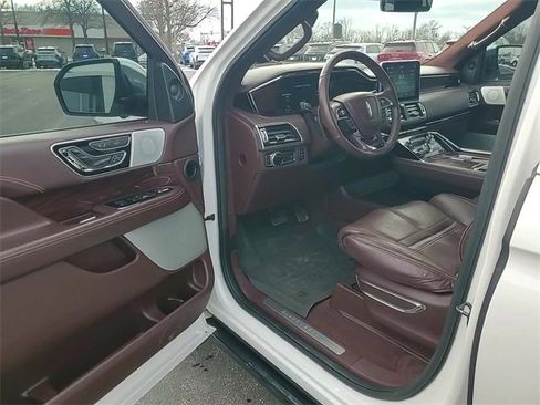 Used 2019 Lincoln Navigator L Black Label image 11